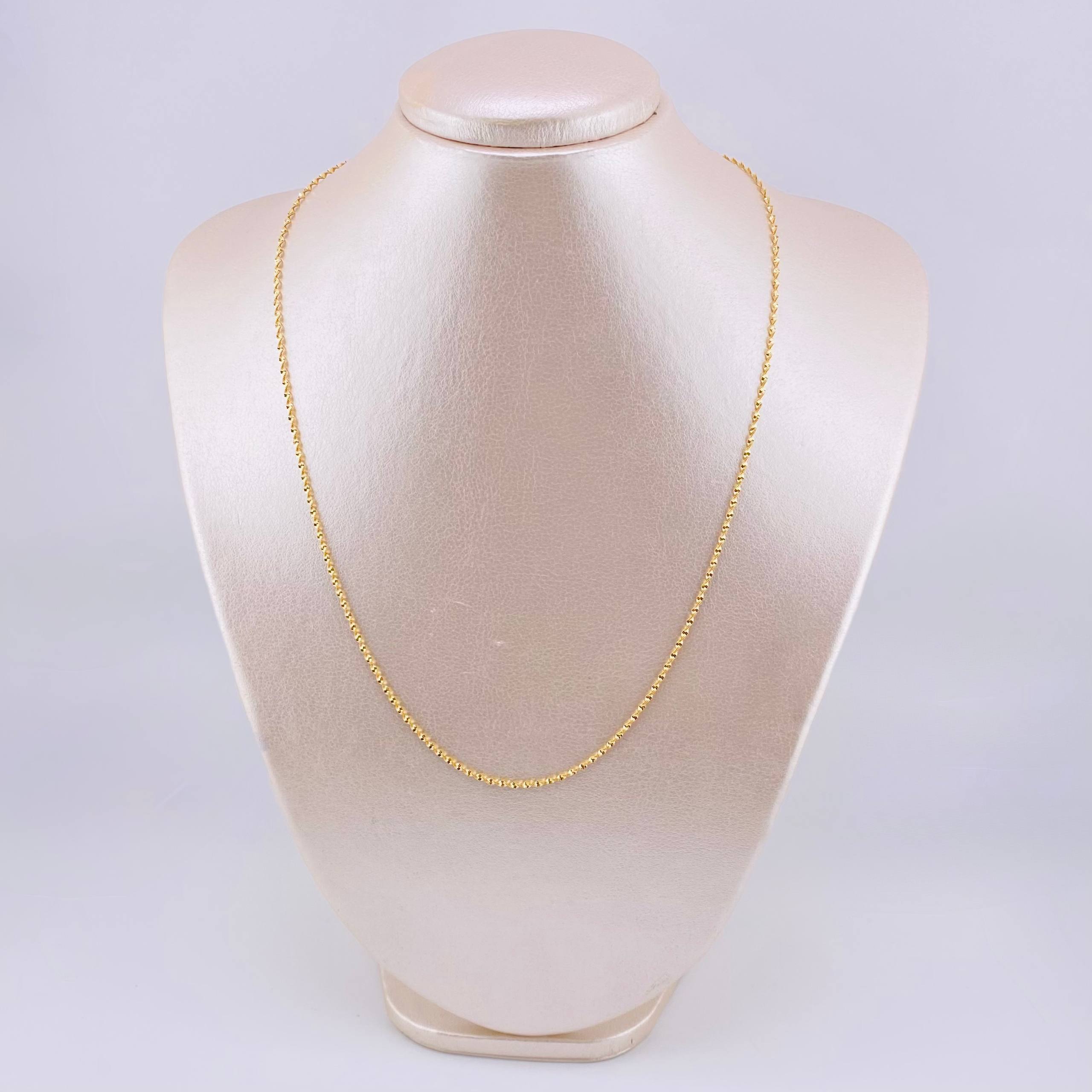 Cadena Espirar Bordeada 2.9gr / 19 3/4 in / 1.5mm Oro Amarillo +3 18K *