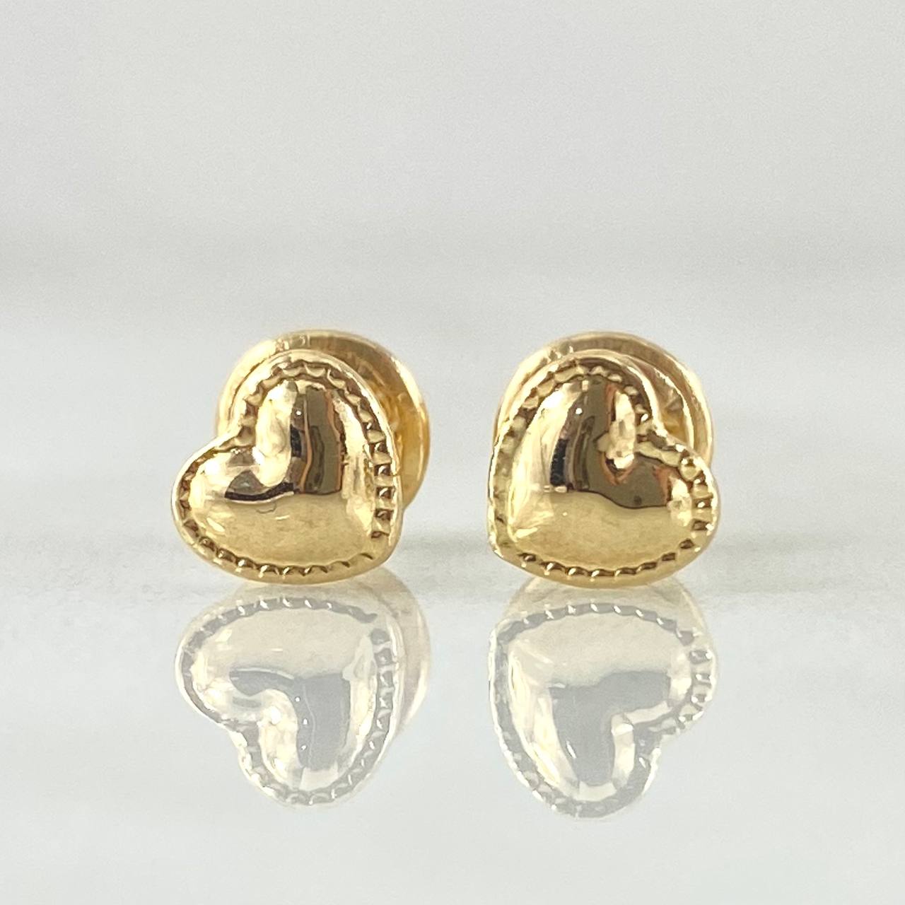 Stud Earrings Heart Edged 0.5gr / 18K Gold