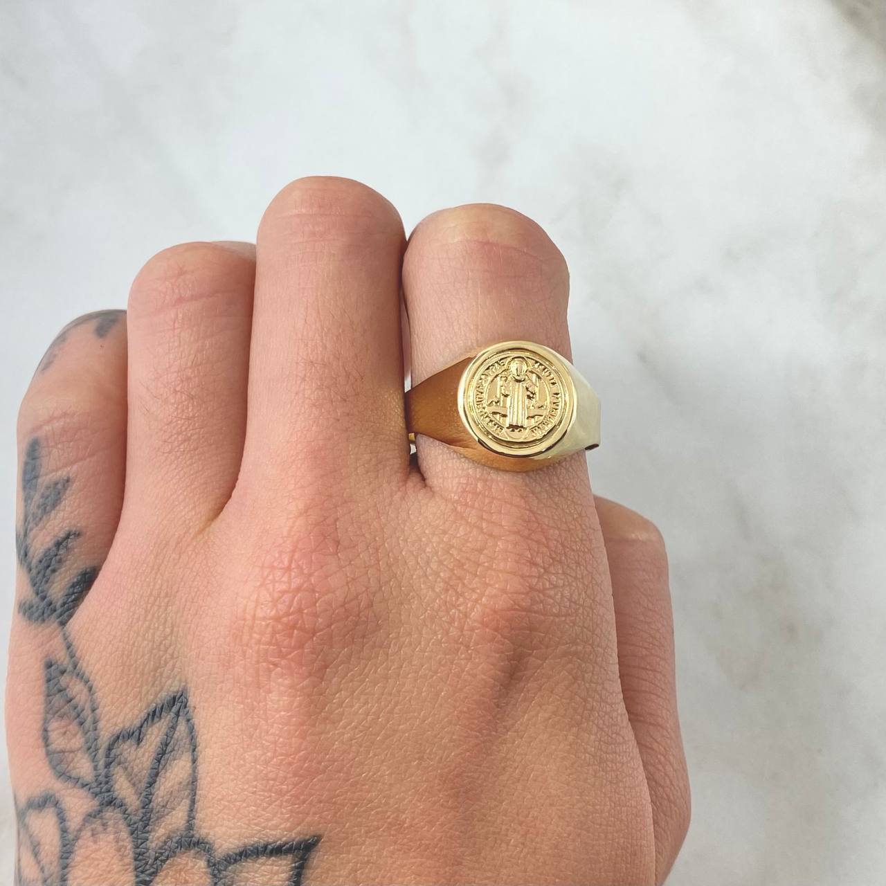 San Benito Ring 2.4gr / Size 11 1/2 / 18K Yellow Gold *