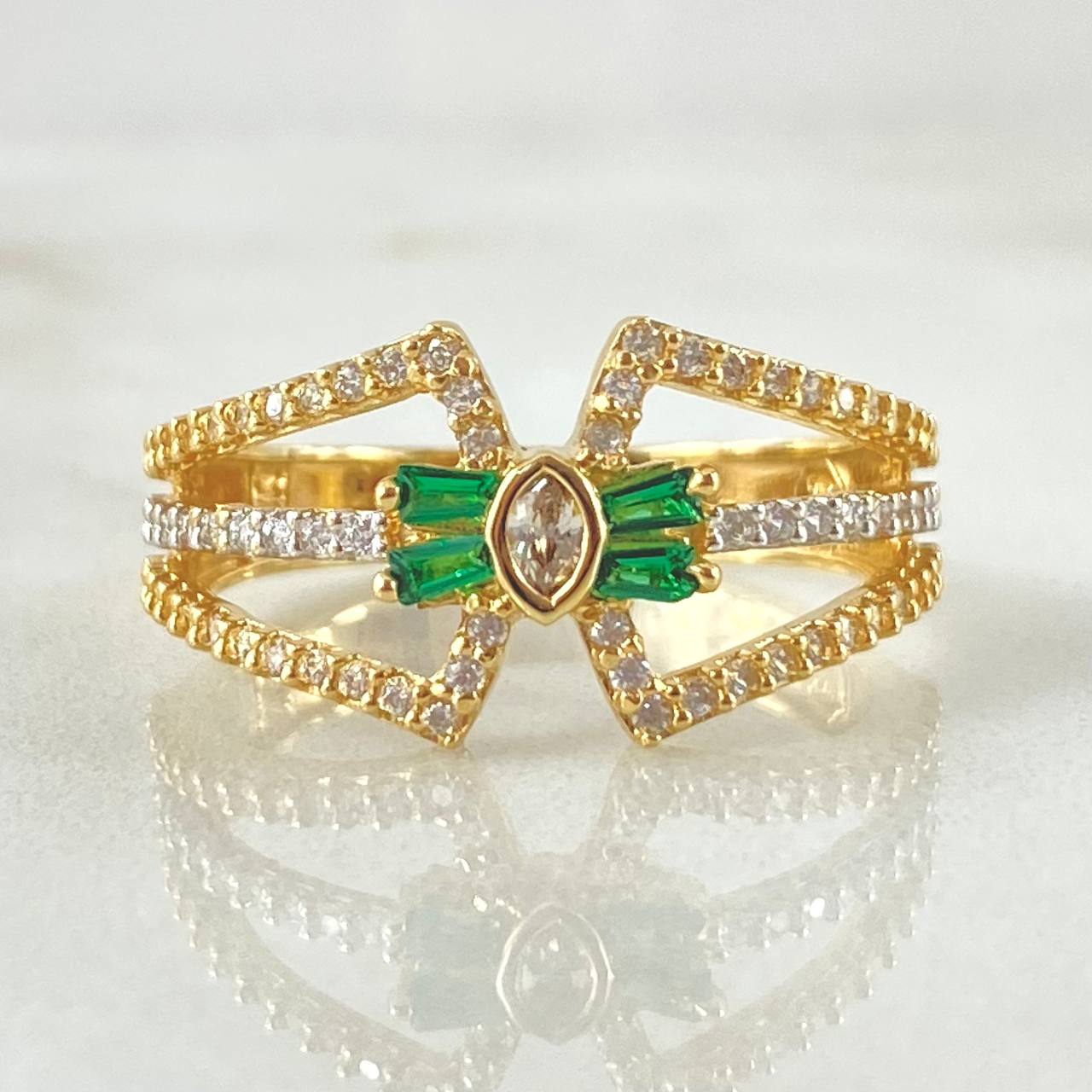 Infinity Bow Ring 3.8gr / Size 7 / 18K Yellow Gold *