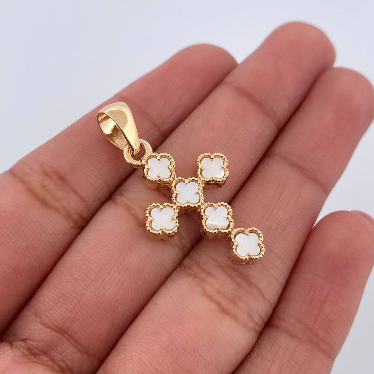 Pendant Clover Cross 3.2gr / 3.1cm / 18K Yellow Gold &