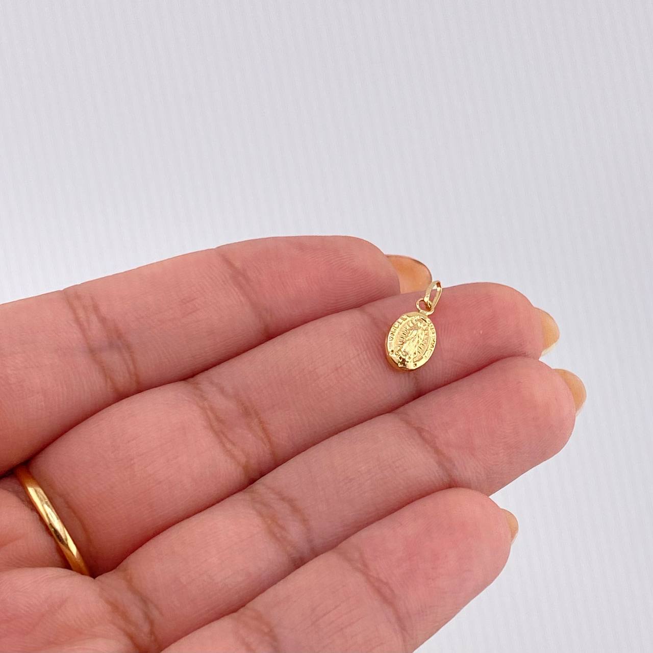 Dije Virgen Guadalupe 0.45gr / 1/2 in / Oro Amarillo 18K