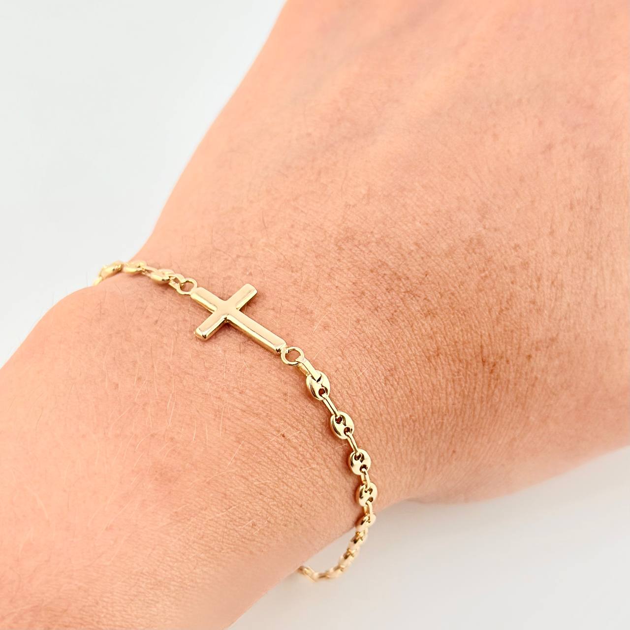 Plain Gc Charm Cross Bracelet 2.3 g / 6 1/2 in / 3.2 mm Yellow Gold 18K