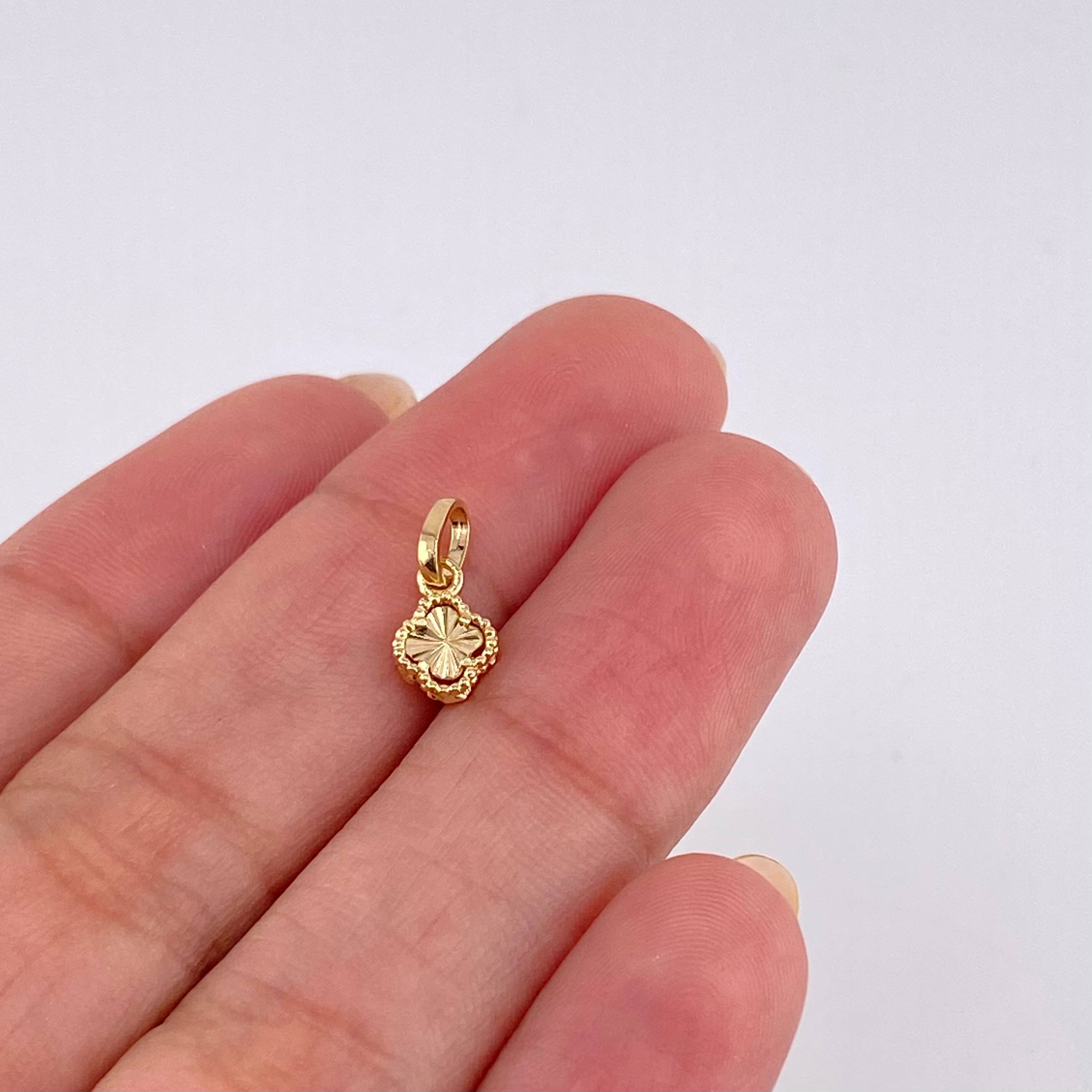 Dije Trebol Diamantado 0.45 g / 1/2 in Oro Amarillo 18K