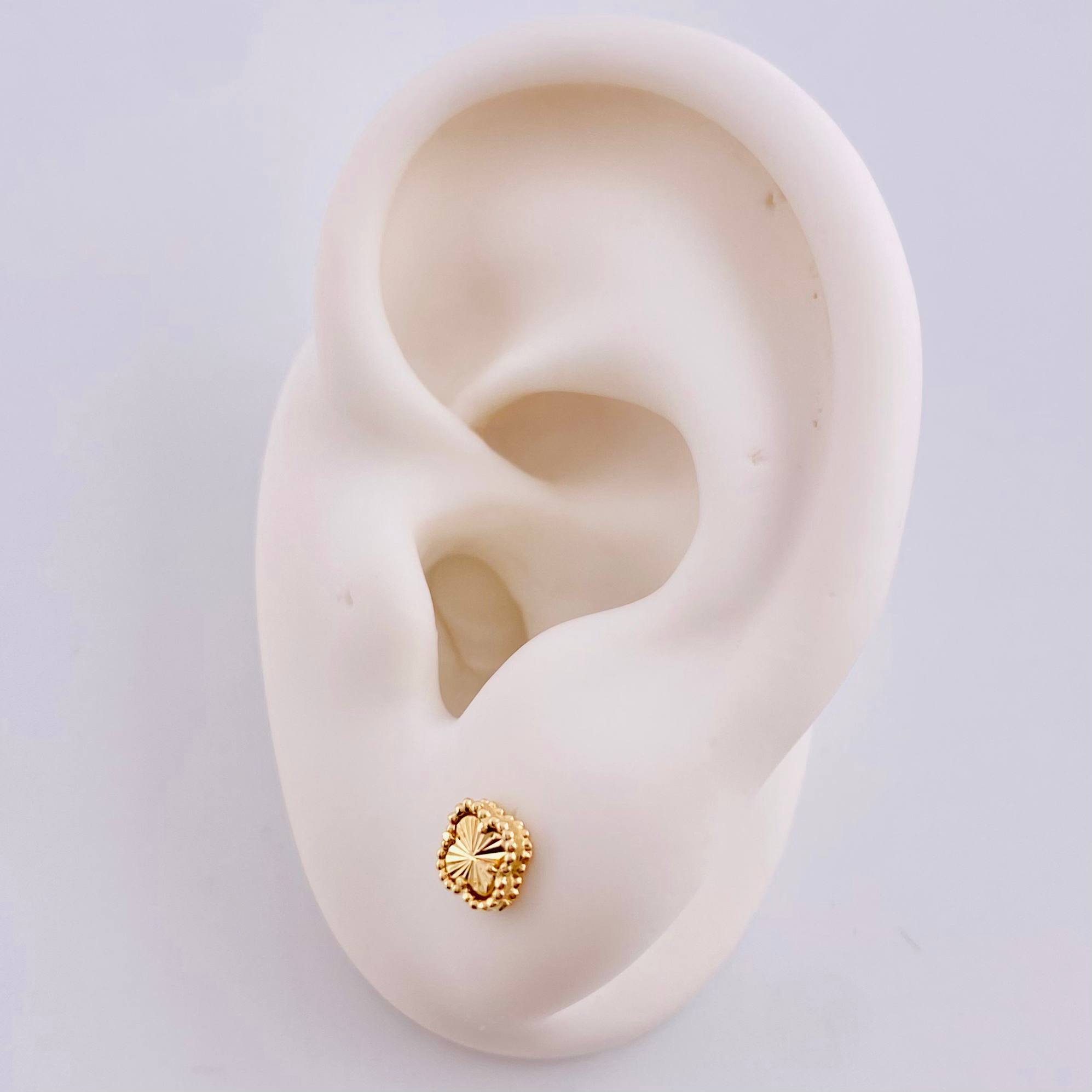 Topos Trebol Diamantado 1.25 g / in / 5.4 mm Oro Amarillo 18K