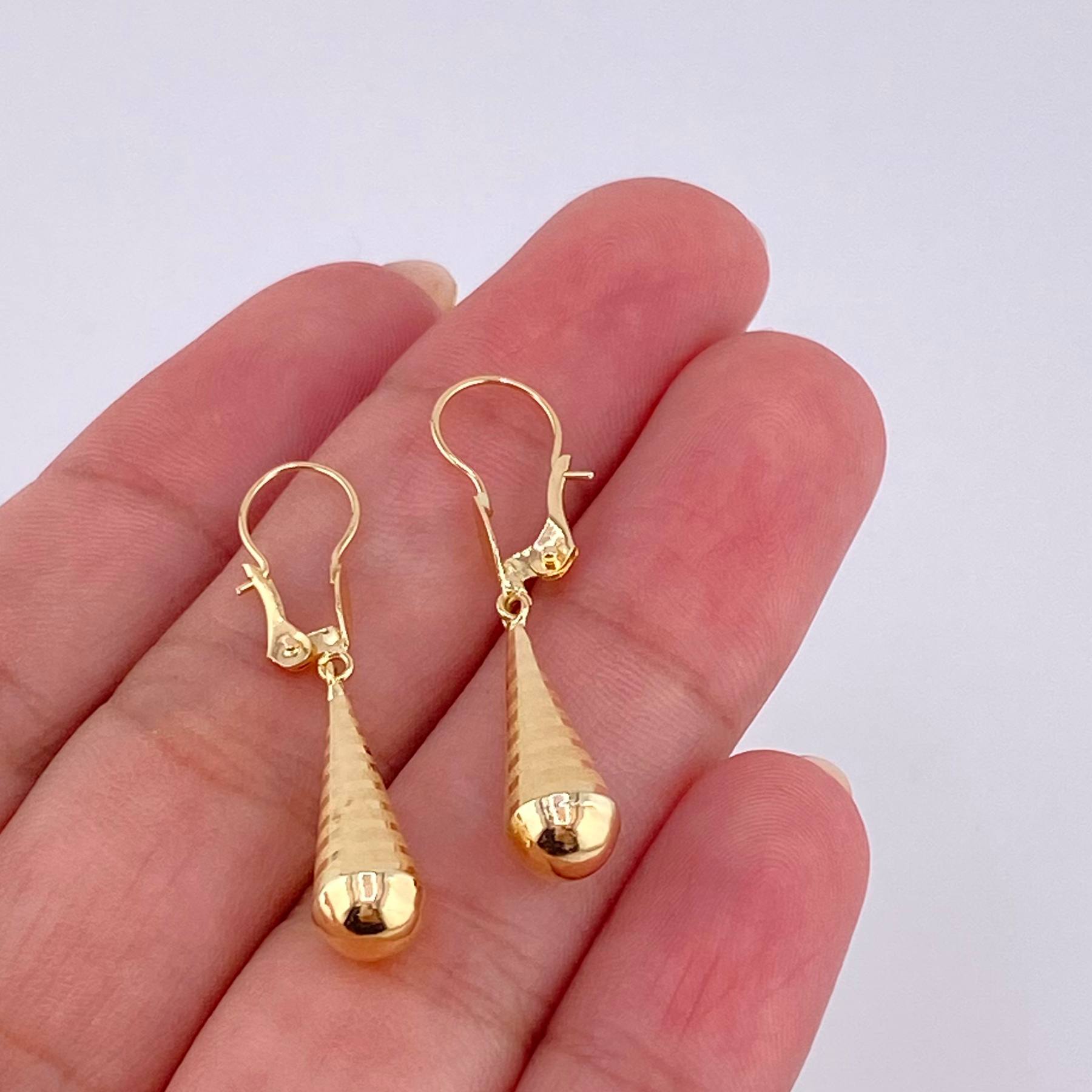 Hoop Earrings Lagrima 1 g / 1 1/4 in 18K Yellow Gold
