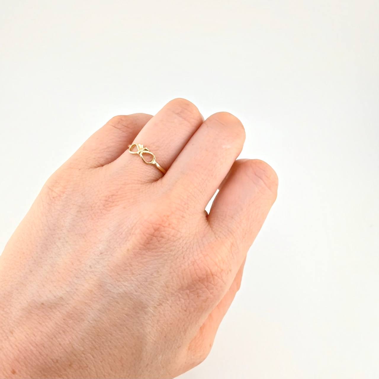 Anillo Moño Infinito 1.3 g / T6 Oro Amarillo 18K