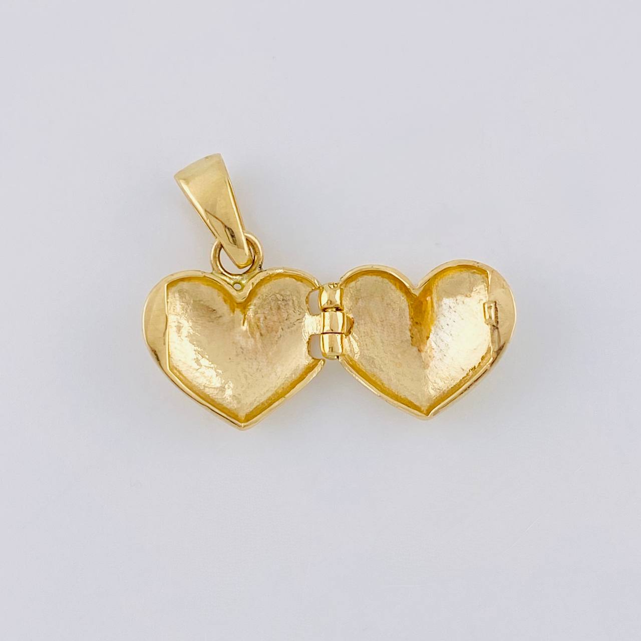 Dije Relicario Corazón 2.95 g / 3/4 in Oro Amarillo 18K