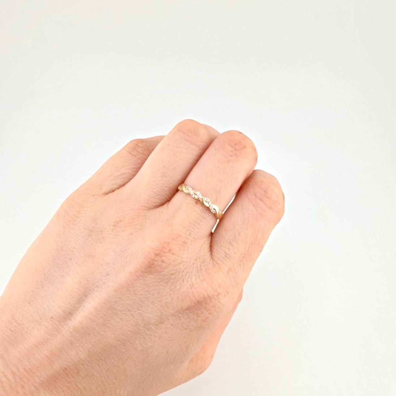 Intertwined Channel Ring 1.7 g / T6 3/4 18K Yellow Gold