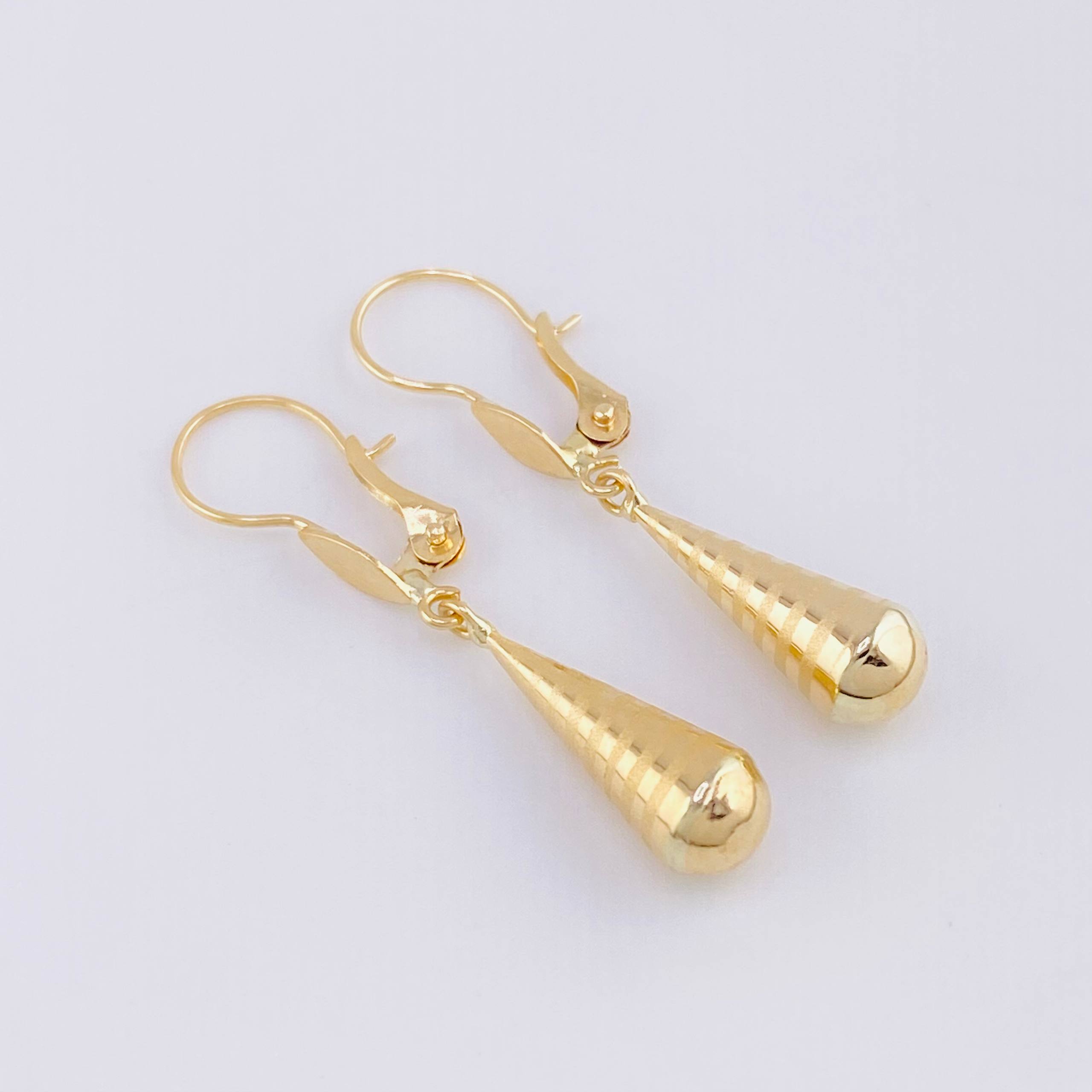 Candongas Lagrima 0.85 g / 1 1/4 in Oro Amarillo 18K