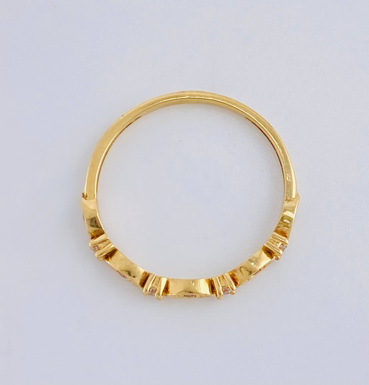 Anillo Linea De Ojos Con Chispa 1.4 g / T7 3/4 Oro Amarillo 18K