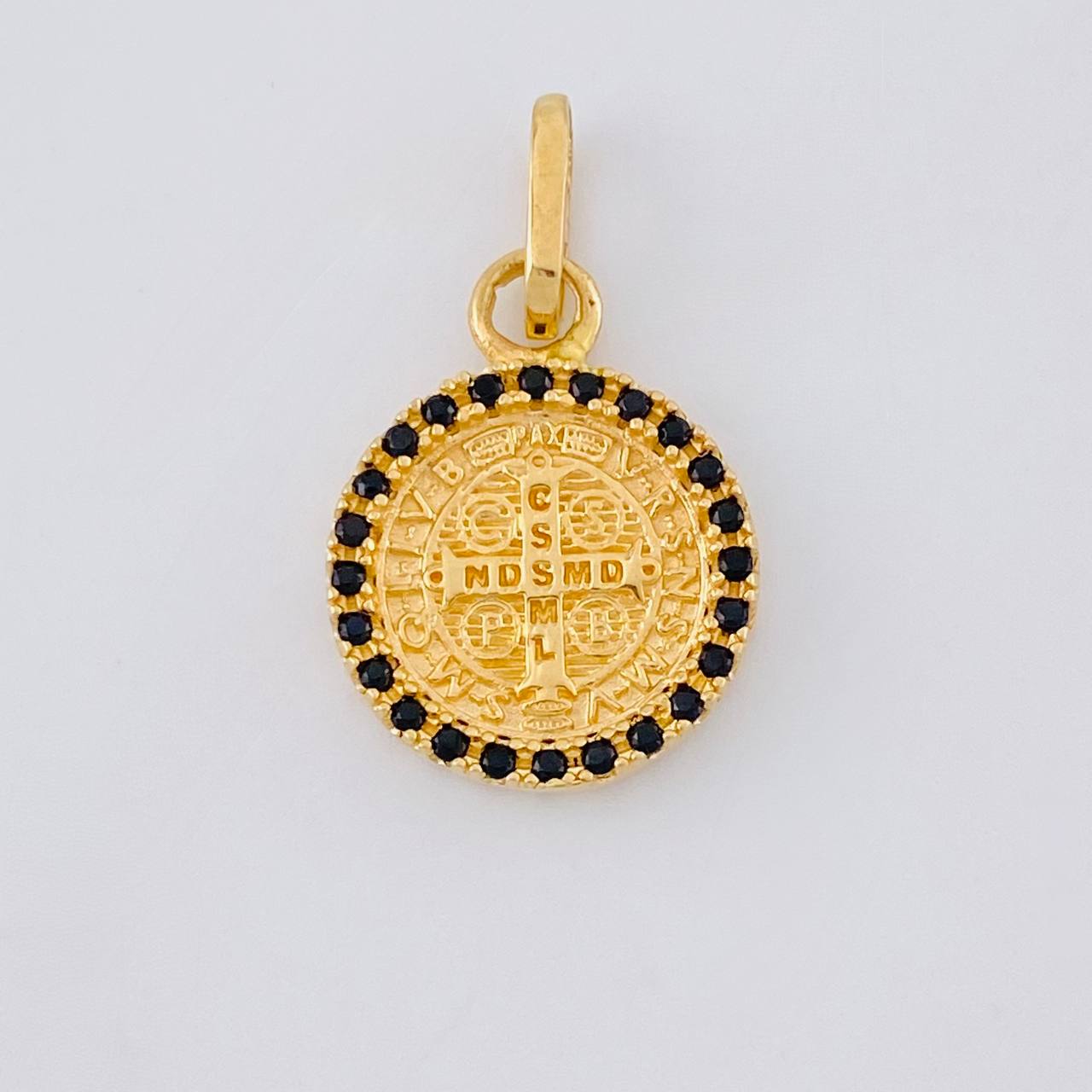 Dije Medalla San Benito 1.9 g / 3/4 in Oro Amarillo 18K