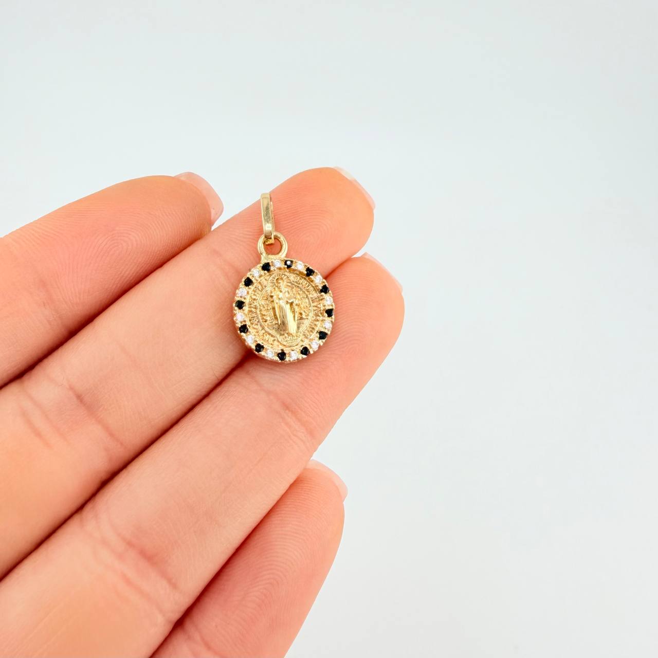 Dije Medalla San Benito 1.9 g / 3/4 in Oro Amarillo 18K