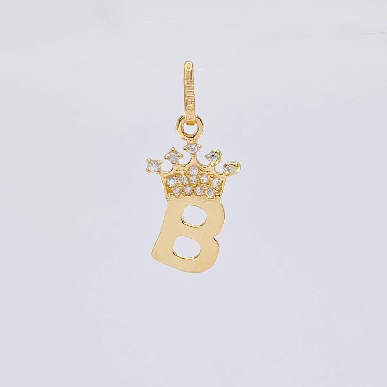 Dije Letra B Corona 0.85g / 3/4 in Oro Amarillo 18K
