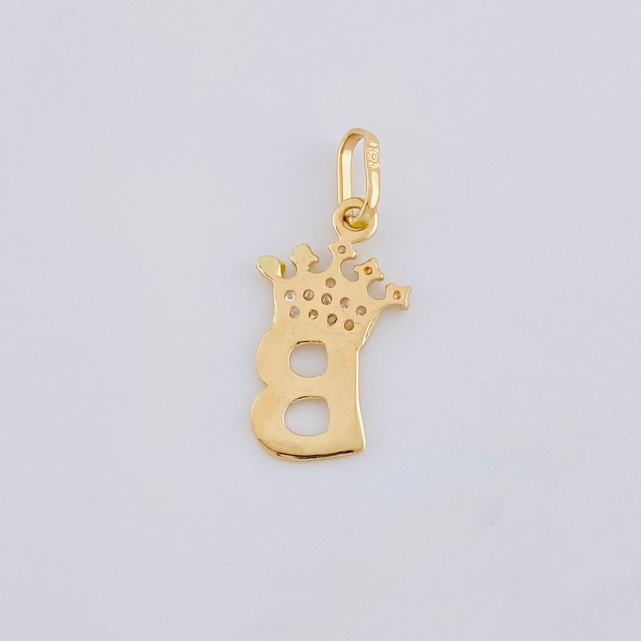 Dije Letra B Corona 0.85g / 3/4 in Oro Amarillo 18K