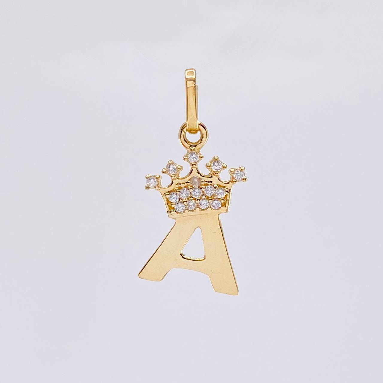 Dije Corona Letra A 0.8 g / 3/4 in Oro Amarillo 18K