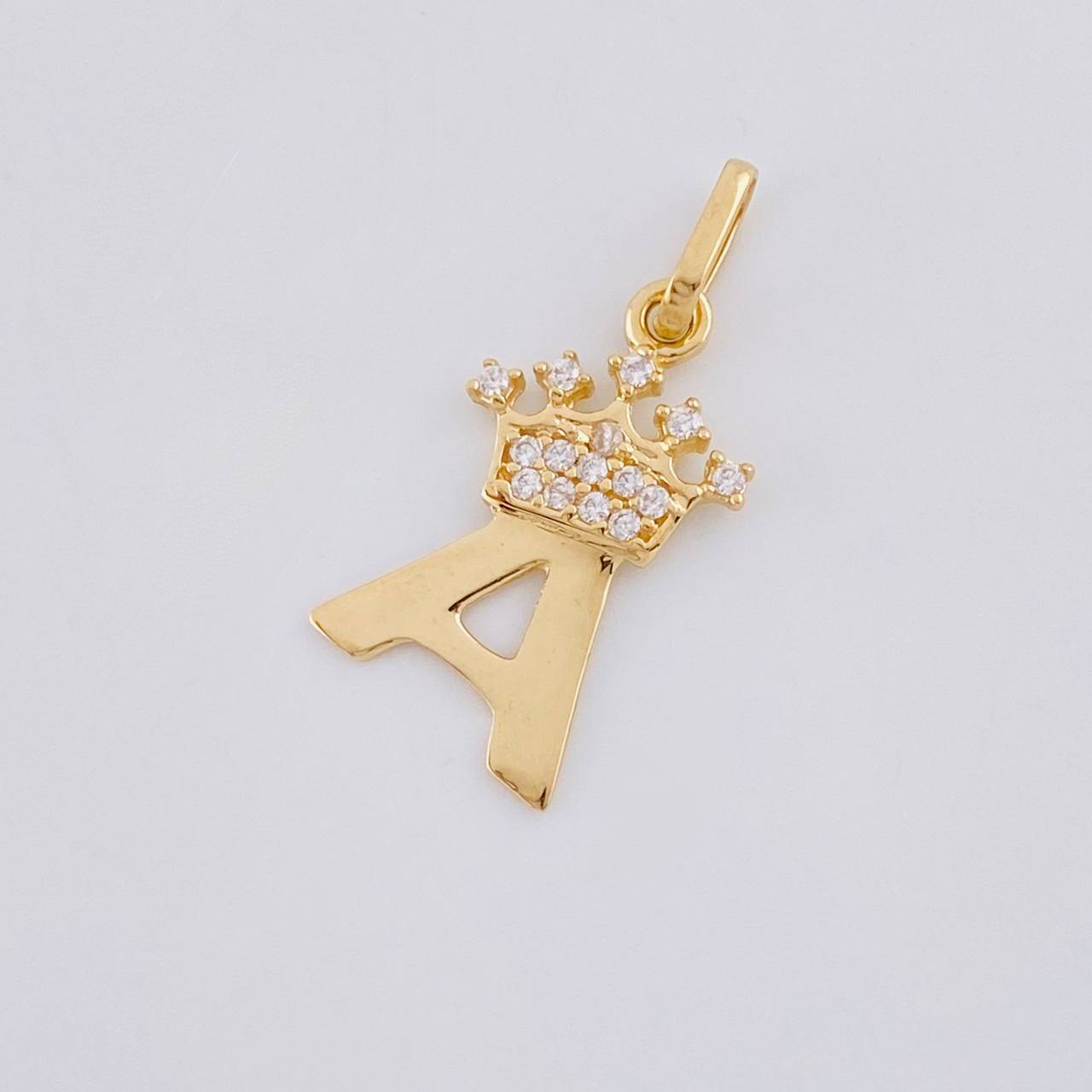 Dije Corona Letra A 0.8 g / 3/4 in Oro Amarillo 18K