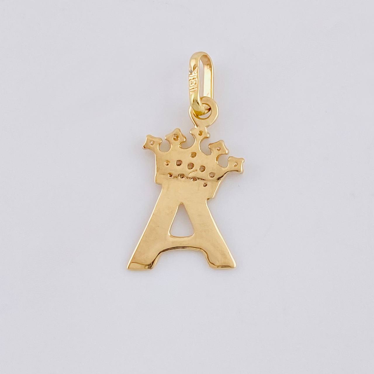 Dije Corona Letra A 0.8 g / 3/4 in Oro Amarillo 18K