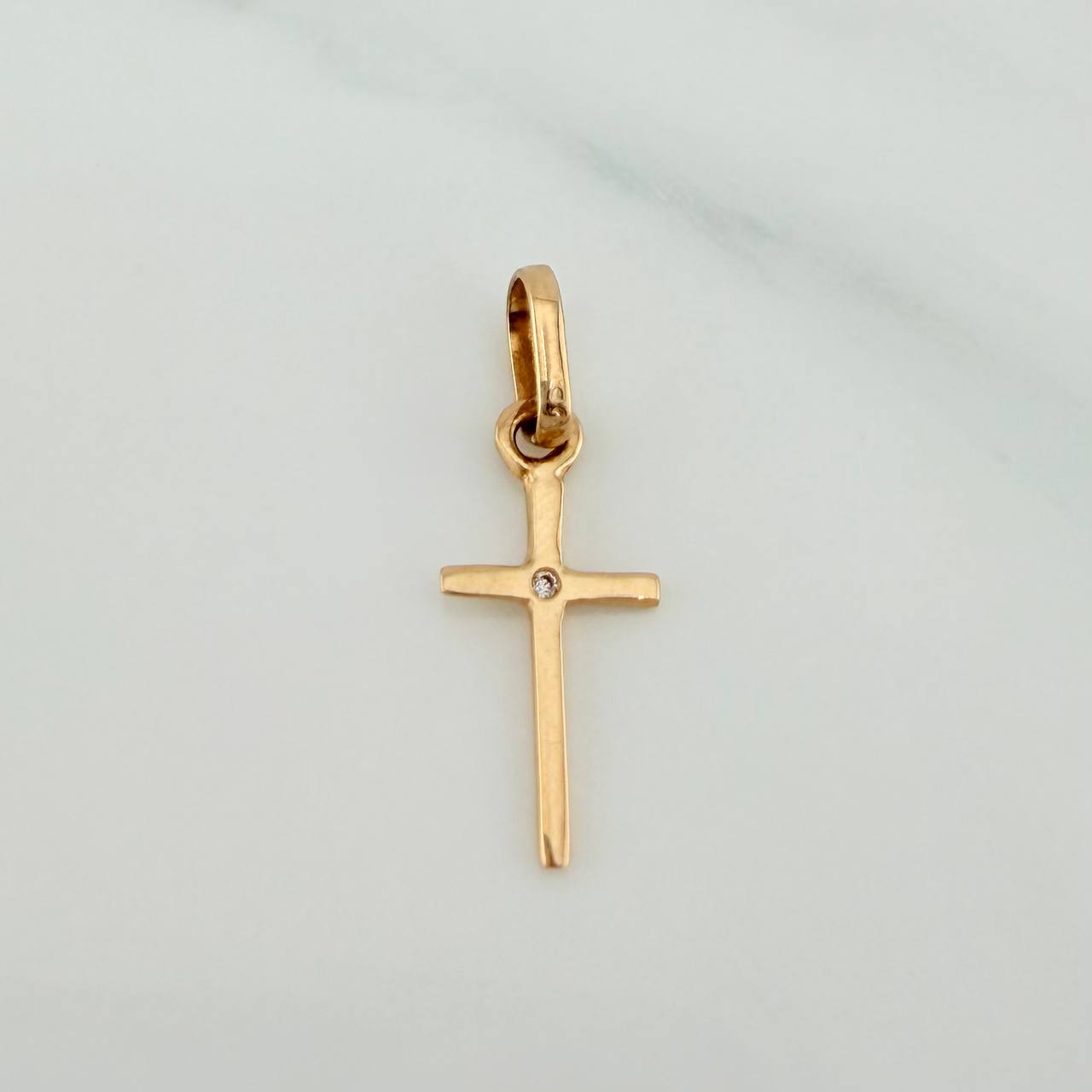 Dije Cruz 0.45gr / 3/4 in / Oro Amarillo 18K &