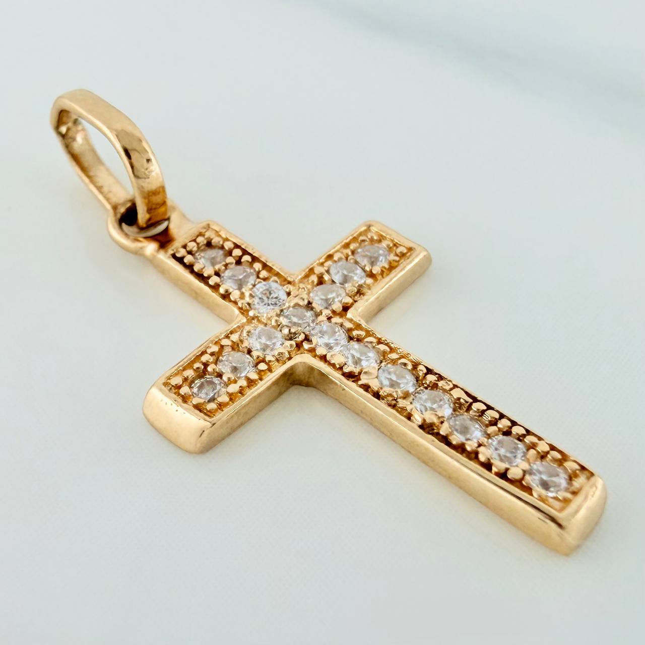 Dije Cruz 0.95gr / 1 in / Oro Amarillo 18K &