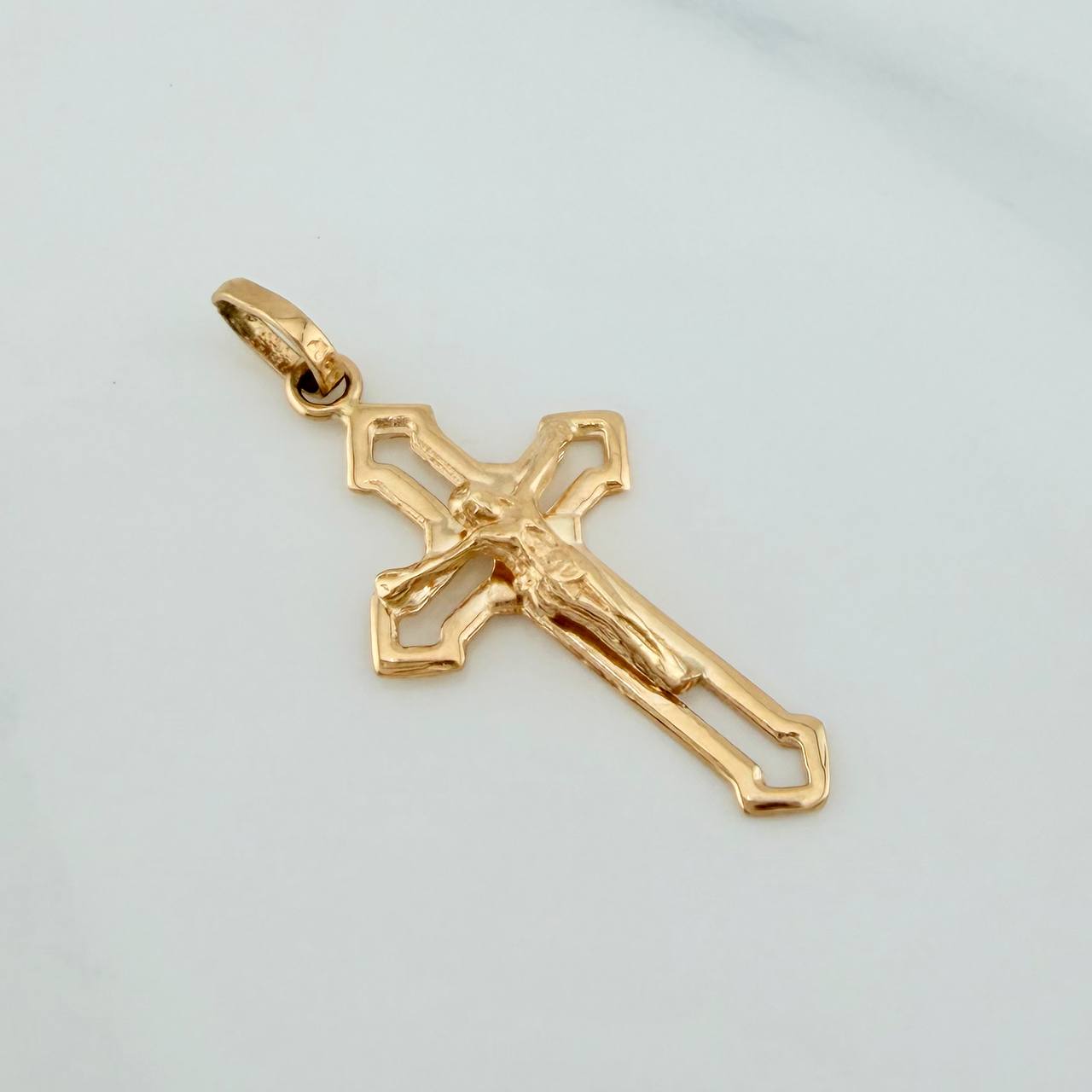 Dije Cruz Cristo 1.3gr / 1 1/4 in / Oro Amarillo 18K &
