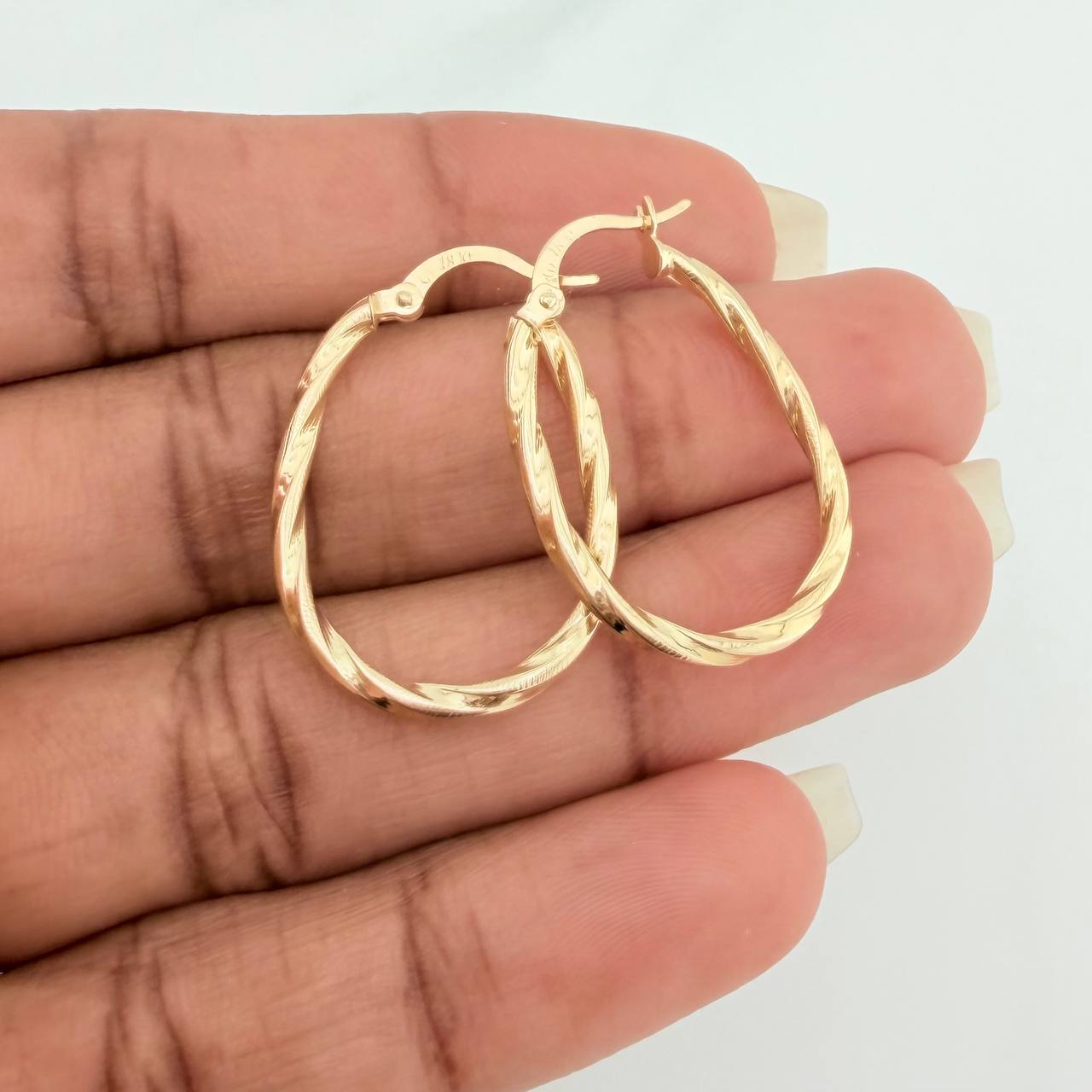 Candongas Nilo Ovaladas 1.5gr / 1 in / Oro Amarillo 18K &