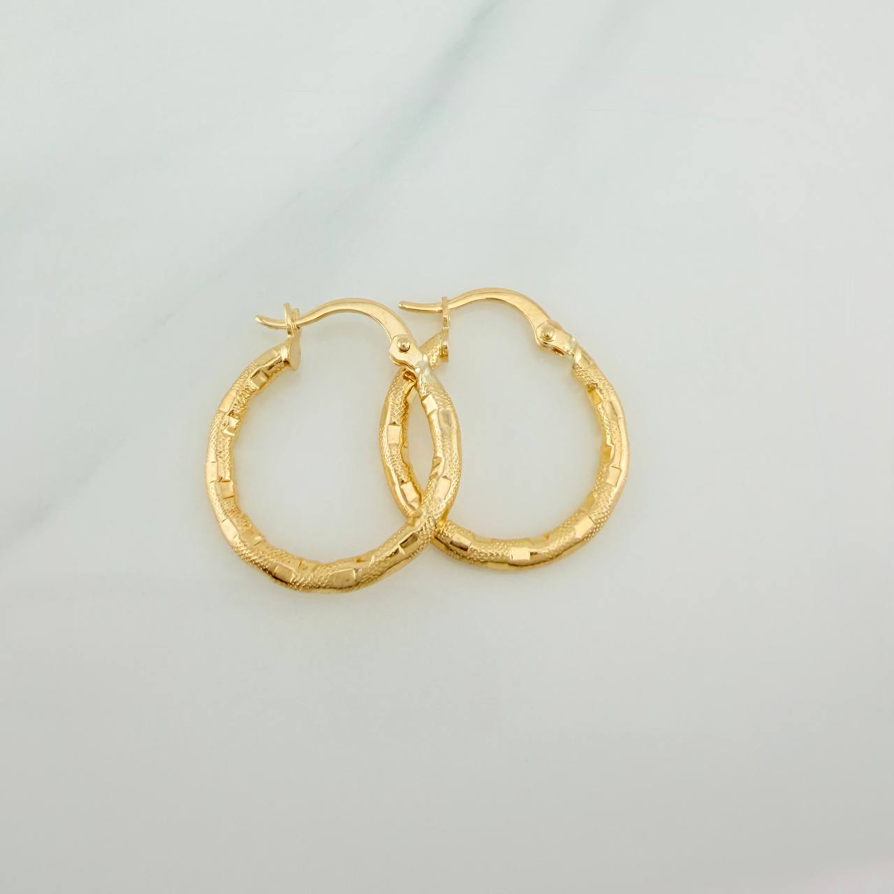 Candongas Sandra 1.4gr / 3/4 in / Oro Amarillo 18K &