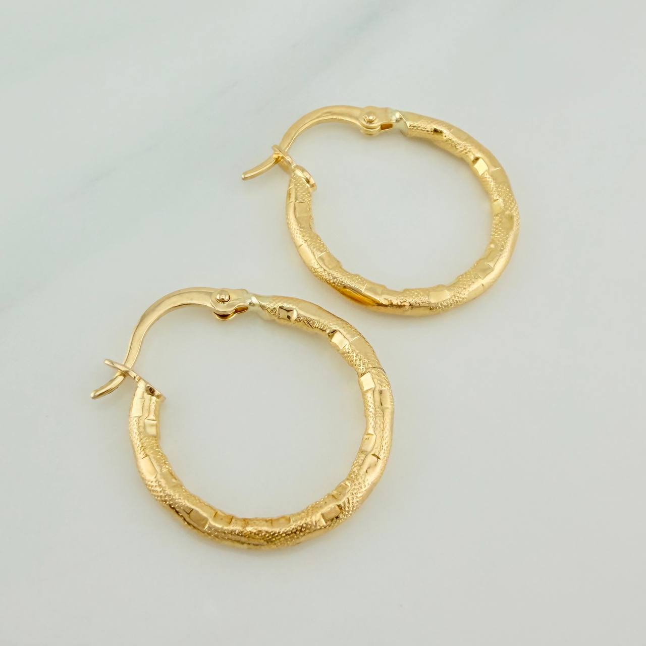 Candongas Sandra 1.4gr / 3/4 in / Oro Amarillo 18K &