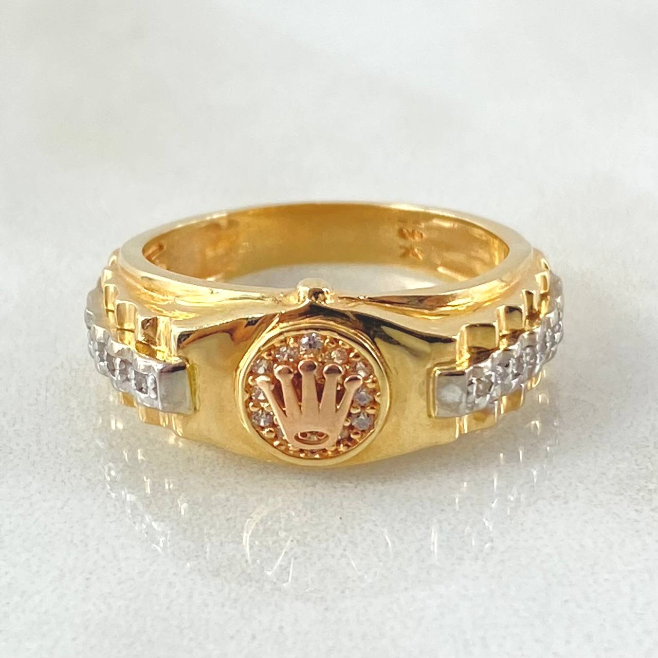 Crown Strap Ring 5.15gr / Size 6 3/4 / Three 18K Golds ©