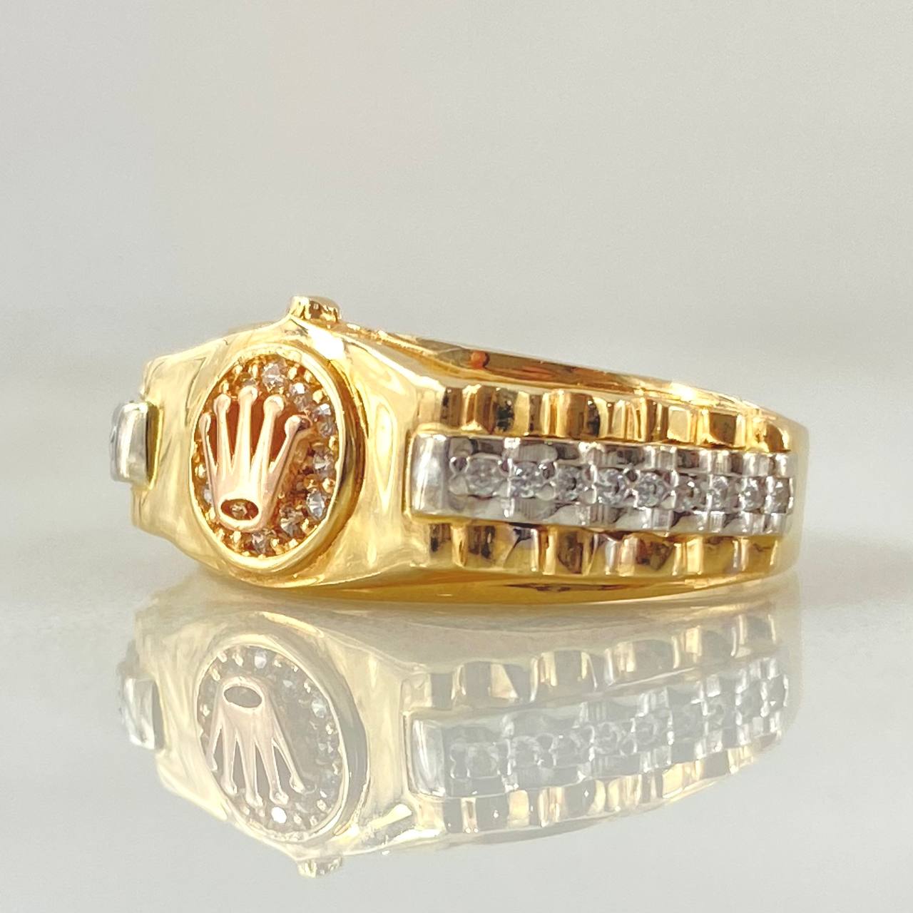 Crown Strap Ring 5.15gr / Size 6 3/4 / Three 18K Golds ©