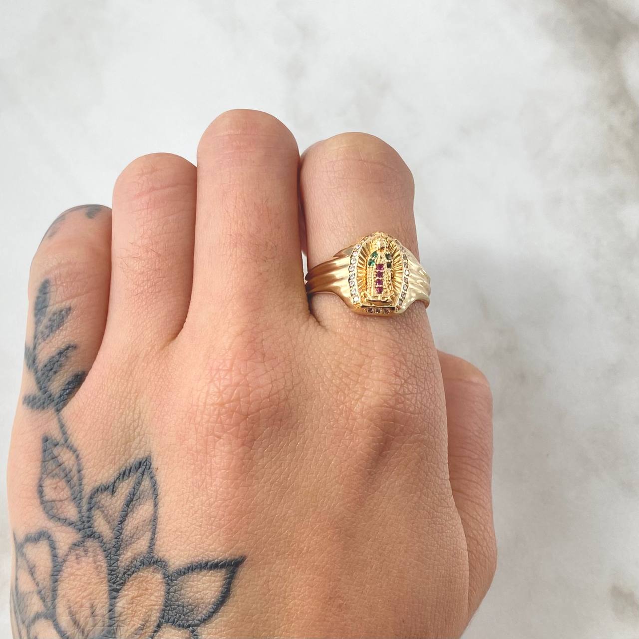 Virgin Guadalupe Ring 3.95gr / Size 7 1/2 / 18K Yellow Gold ©