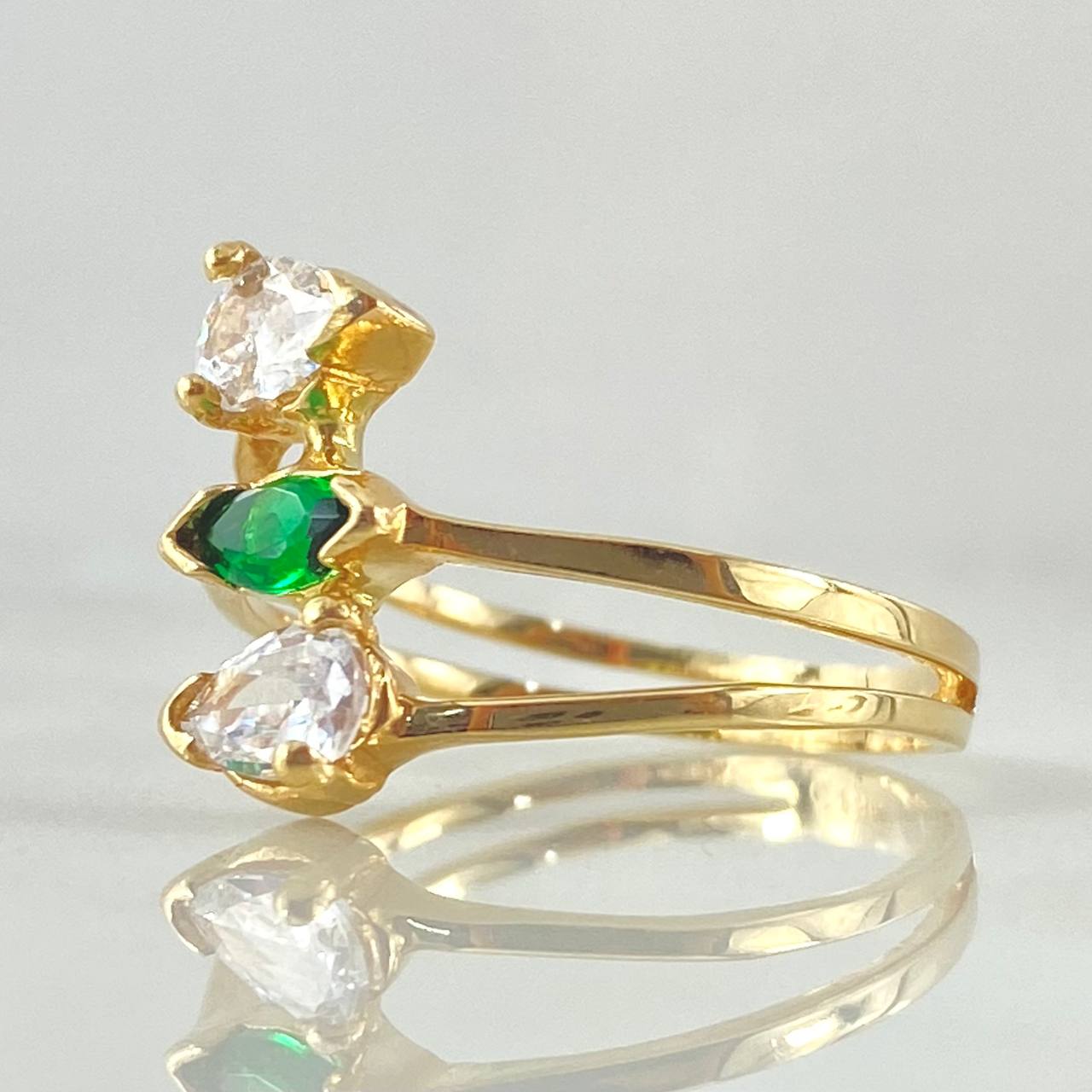 Anillo Trio Gotas 2.65gr / T7 1/2 / Oro Amarillo 18K