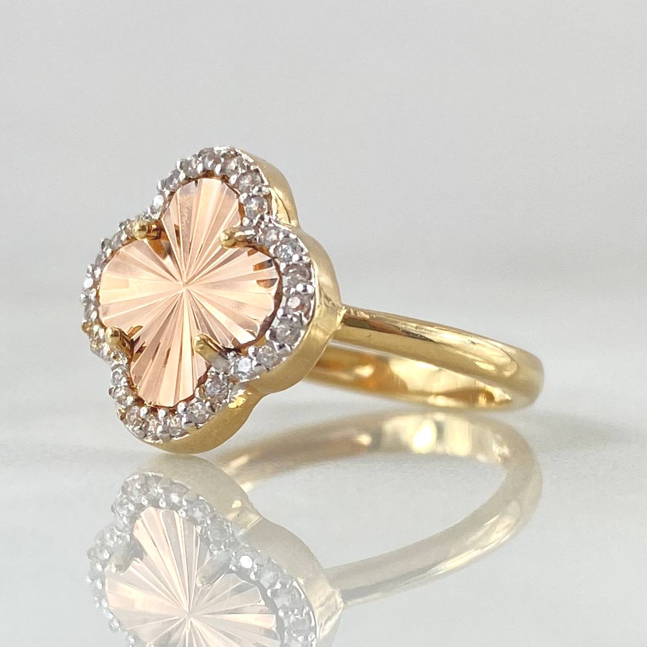 Anillo Trebol 3.05gr / T6 / Tres Oros 18K ©