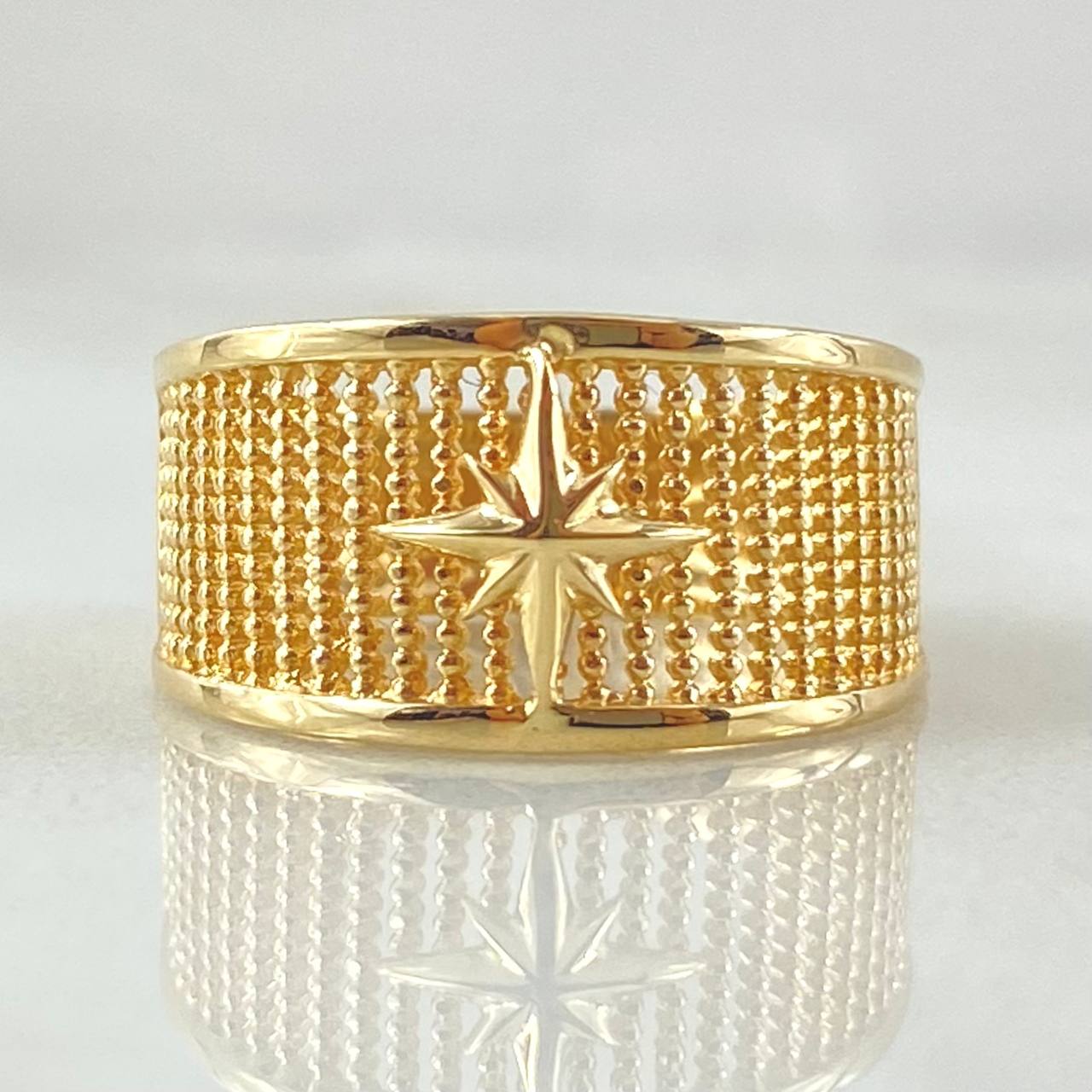 Cardinal Star Ring 3.3gr / Size 6 / 18K Yellow Gold ©