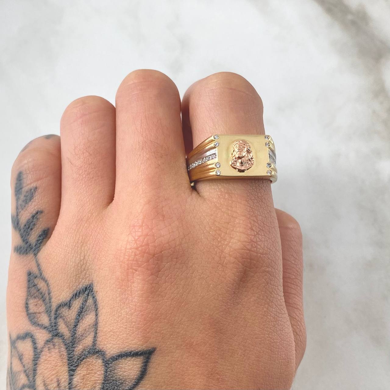 Christ Face Ring 5.2gr / Size 10 / 18K Yellow Gold