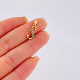Dije Letra S Esmeraldas 11pts 0.6gr / 3/4 in / Oro Amarillo 18K ©