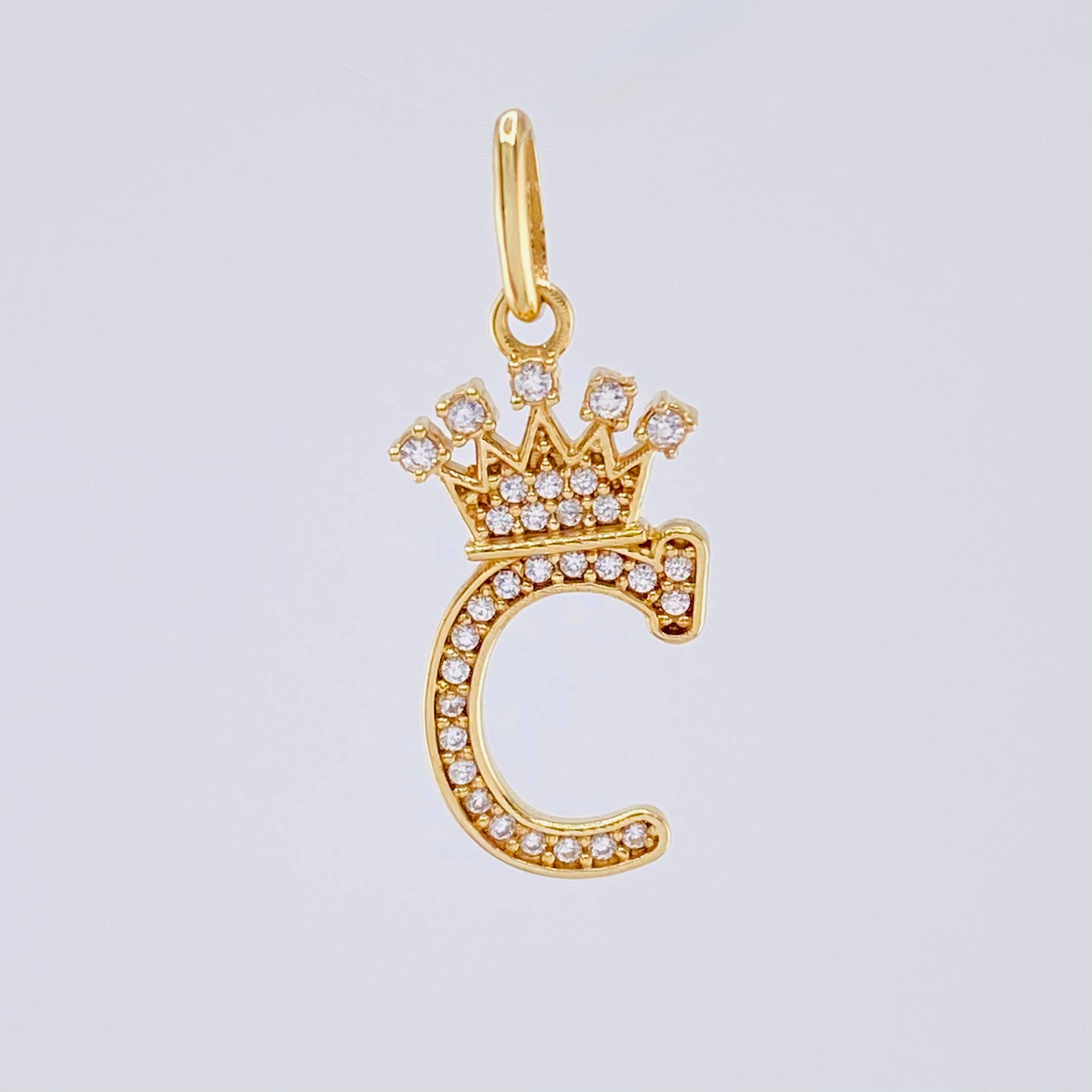 Dije Corona Letra C 1.7 g / 1 in Oro Amarillo 18K