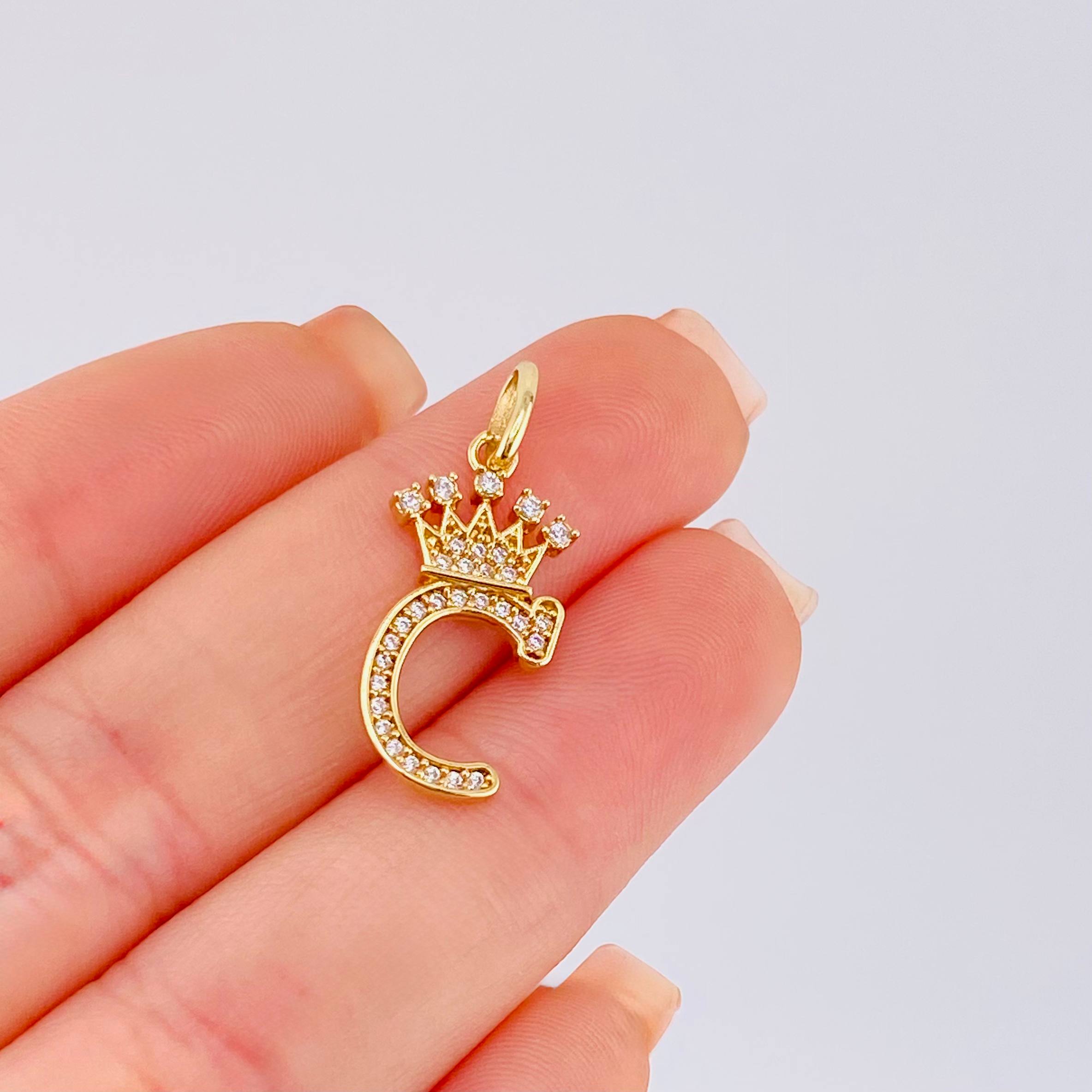 Dije Corona Letra C 1.7 g / 1 in Oro Amarillo 18K