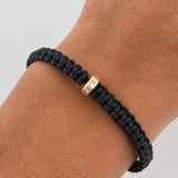 Pulsera Negra Herraje Cilindro 0.4gr / Circones Blancos Oro Amarillo 18K &
