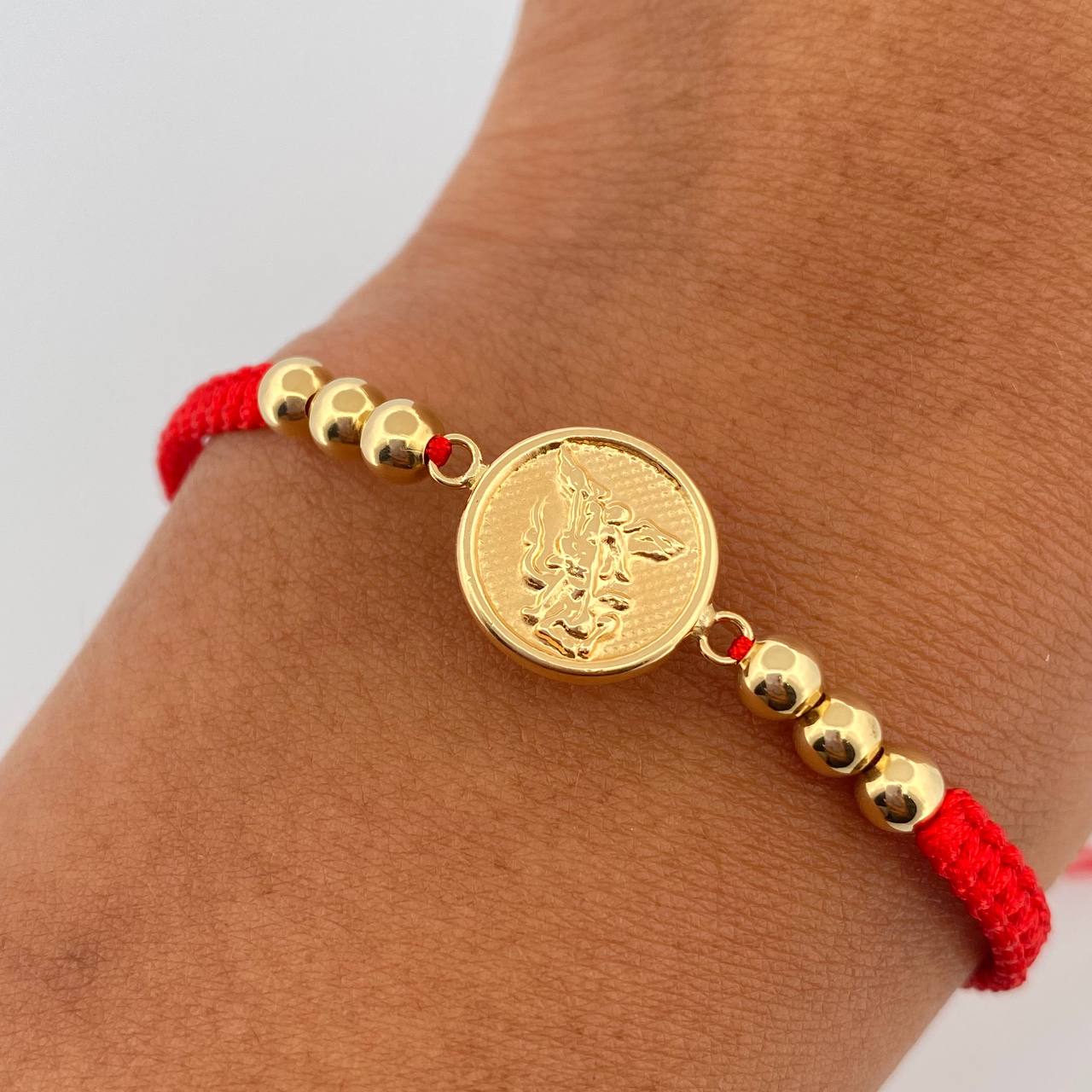 Pulsera Roja Herraje San Miguel Arcangel 1.35gr / 4mm Bolas Lisas Oro Amarillo 18K &