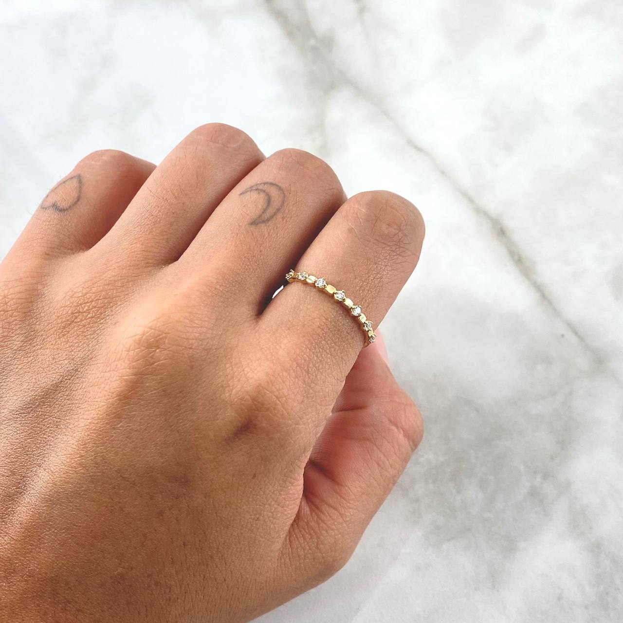 Ring Seven Cubic Alamas 1.5gr / T5 3/4 / White Zircons 18K Yellow Gold ©