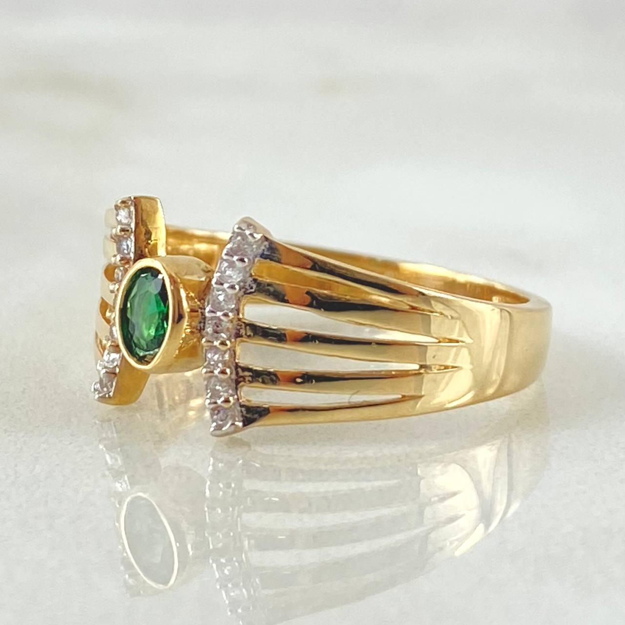 Anillo Cetro Rayado 2.95gr / T7 1/2 / Oro Amarillo 18K