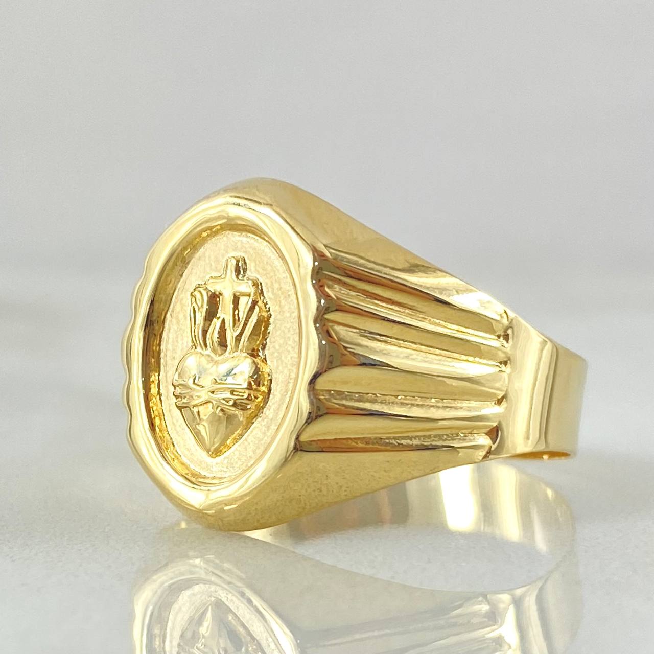 Bloodied Heart Signet Ring 2.45gr / Size 9 1/2 / 18K Yellow Gold