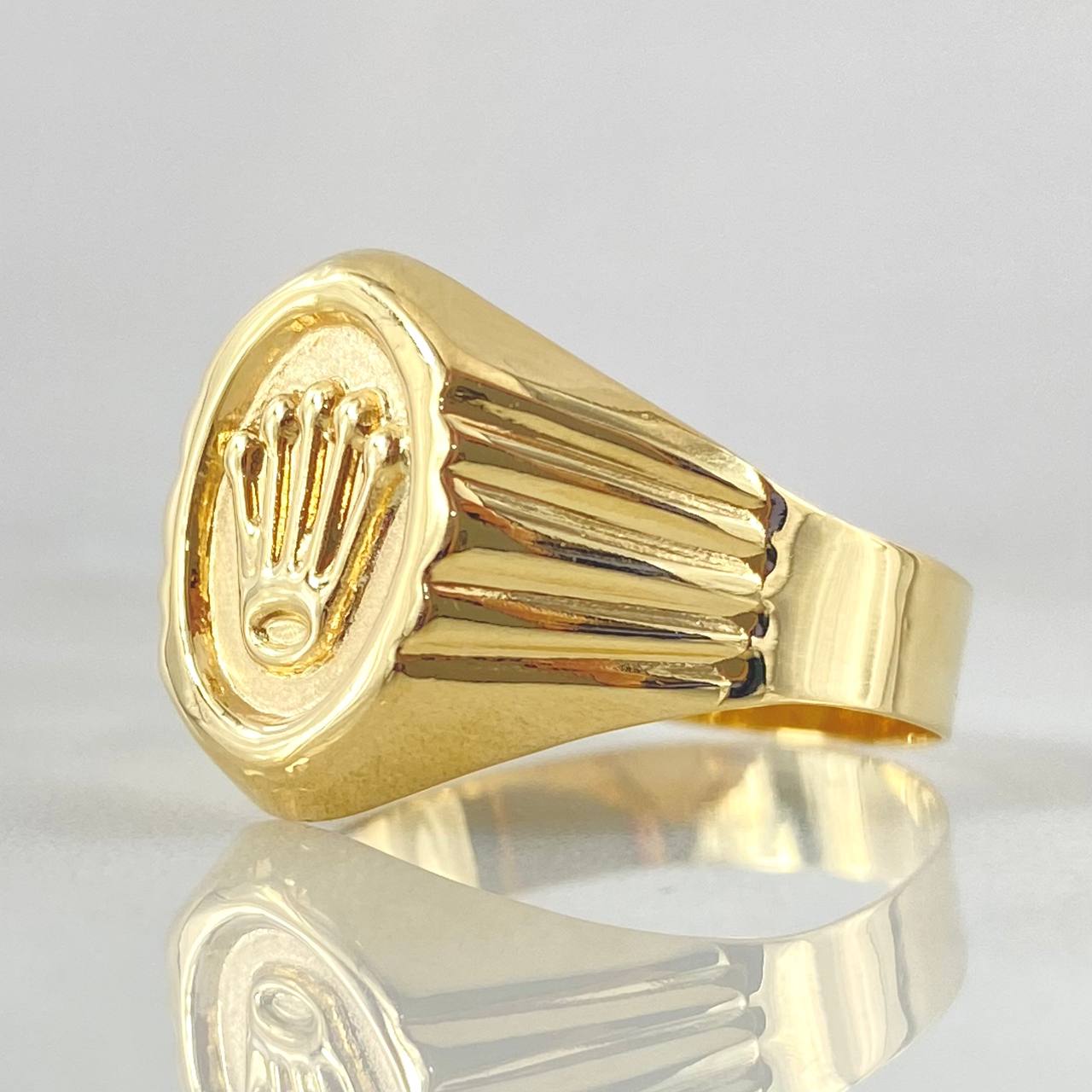 Signet Ring Crown 2.7gr / Size 11 1/4 / 18K Yellow Gold