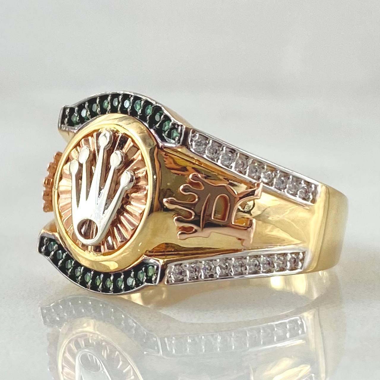 Crown Ring 7.15gr / Size 11 / Three 18K Golds