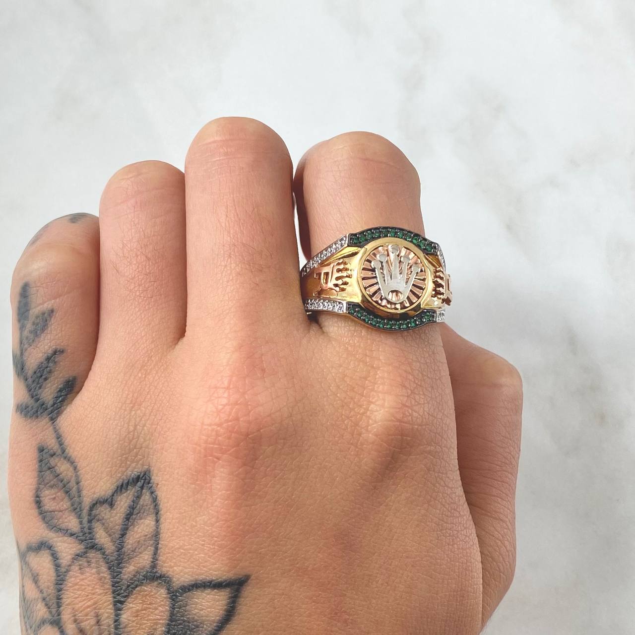 Crown Ring 7.15gr / Size 11 / Three 18K Golds