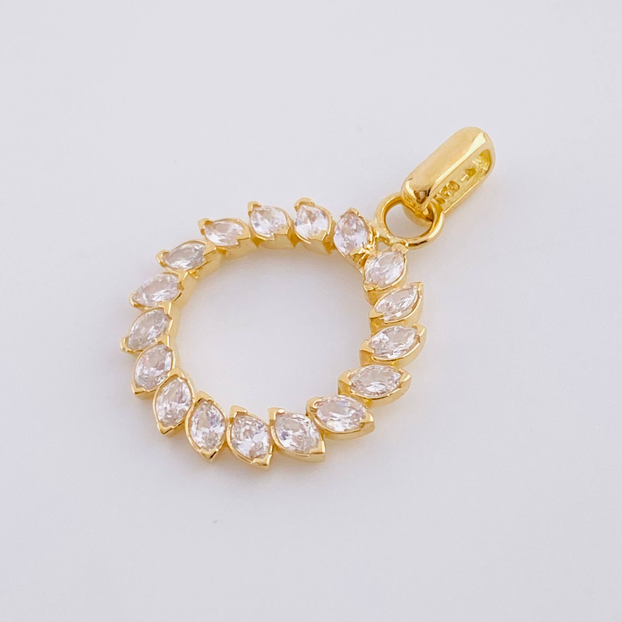 Dragon Tail Pendant 1.85 g / 1 in 18K Yellow Gold