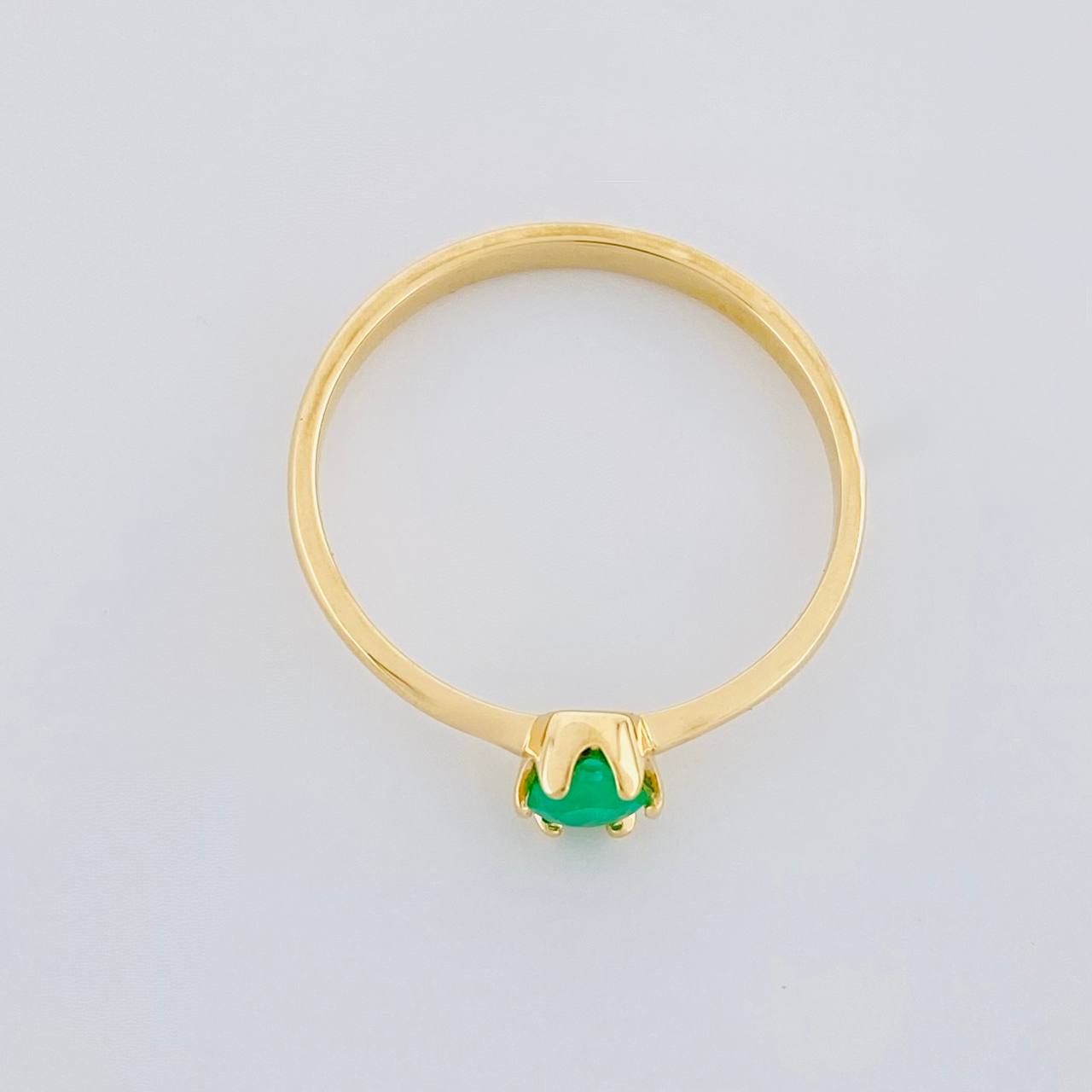 Anillo Solitario Seis Garra Esmeralda 20pts 1.6g / T7 Oro Amarillo 18K