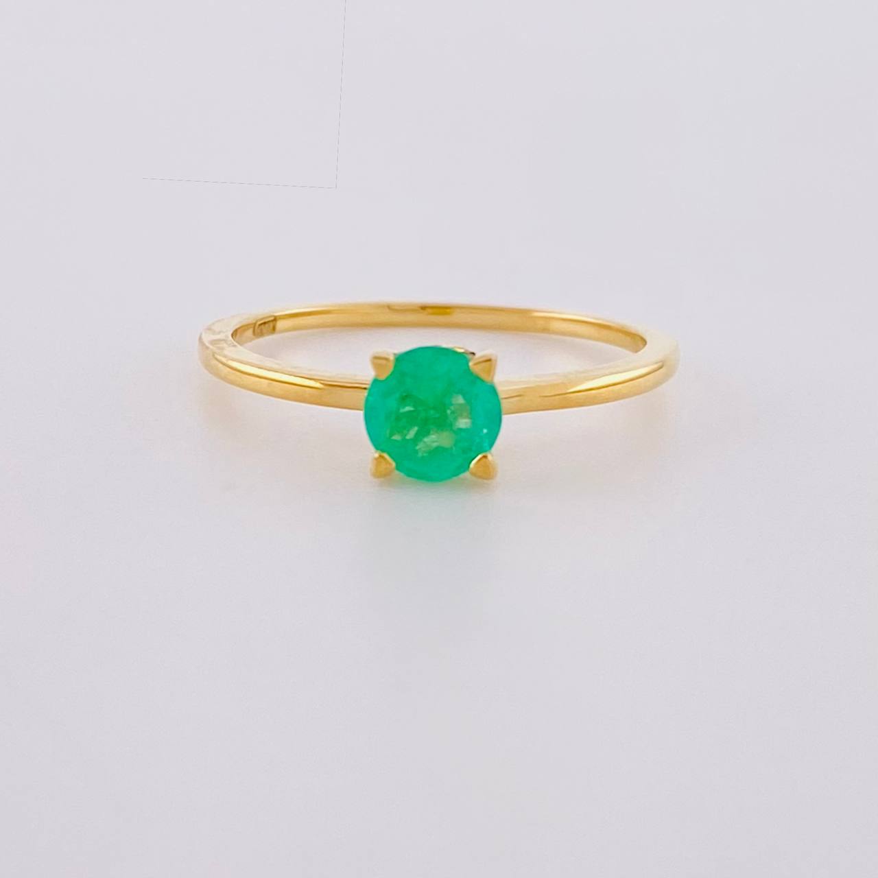 Solitaire Ring Four Prong Emeralds 47pts 1.6g / T6 1/4 Yellow Gold 18K