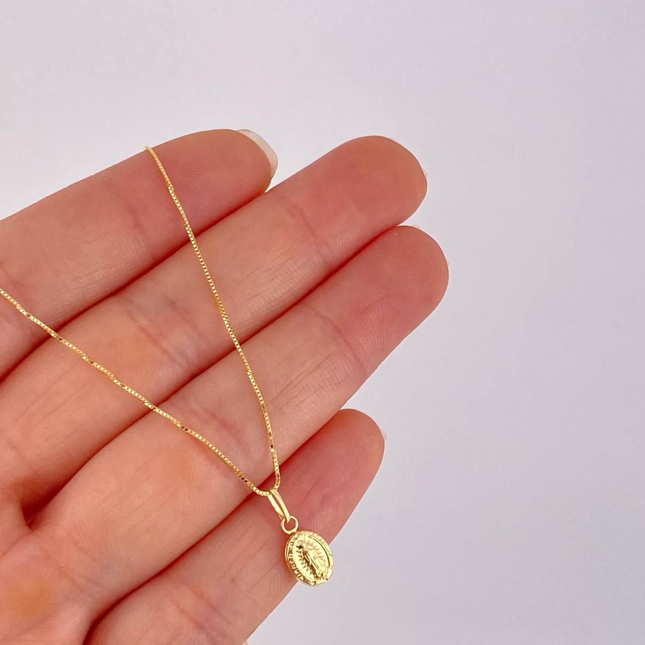 Venetian Chain Set + Guadalupe Pendant / 1.45g / 18 in Yellow Gold 18K